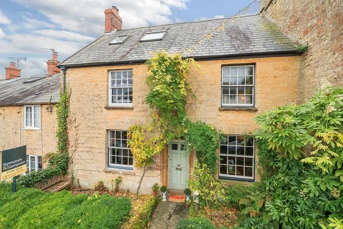 Charming Georgian Gem: Discover a Grade II Listed House in Crewkerne
